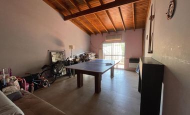 VENTA DÚPLEX DE 5 AMBIENTES EN FLORIDA MITRE