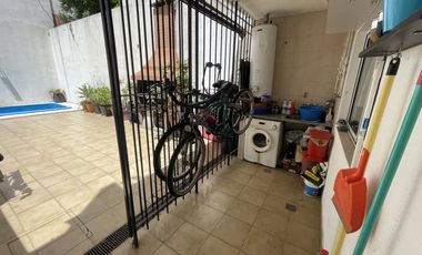 VENTA DÚPLEX DE 5 AMBIENTES EN FLORIDA MITRE