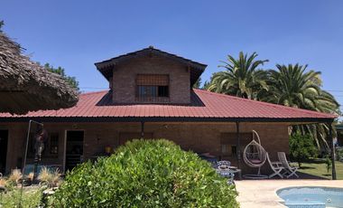 Casa en Venta en 414  y 144 Arturo Segui - Alberto Dacal Propiedades