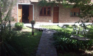 Casa en Venta en 414  y 144 Arturo Segui - Alberto Dacal Propiedades