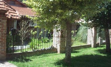 Casa en Venta en 414  y 144 Arturo Segui - Alberto Dacal Propiedades