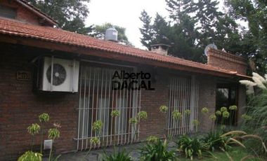 Casa en Venta en 414  y 144 Arturo Segui - Alberto Dacal Propiedades