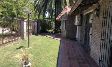 Casa en Venta en 414  y 144 Arturo Segui - Alberto Dacal Propiedades