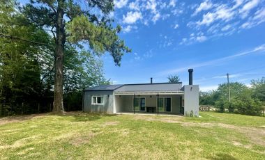 Venta casa en Lobos con jardín 850m2 Arbolado, Alambrado!