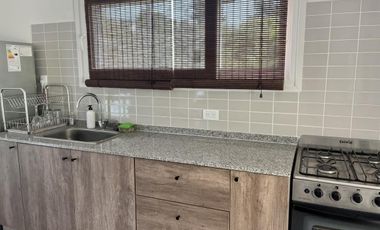 Venta casa en Lobos con jardín 850m2 Arbolado, Alambrado!