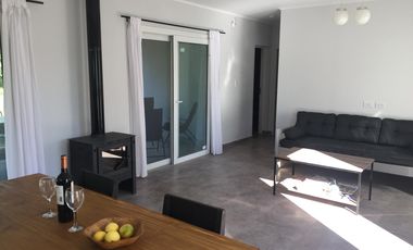 Venta casa en Lobos con jardín 850m2 Arbolado, Alambrado!