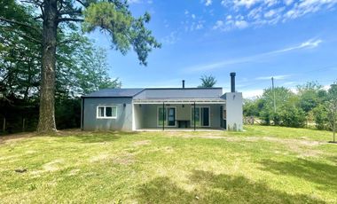 Venta casa en Lobos con jardín 850m2 Arbolado, Alambrado!