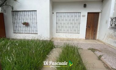 Venta Apto Crédito Hipotecario PH 3 Ambientes con Patio y Garage - Paso Del Rey Norte