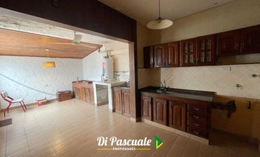 Venta Apto Crédito Hipotecario PH 3 Ambientes con Patio y Garage - Paso Del Rey Norte