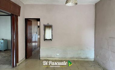 Venta Apto Crédito Hipotecario PH 3 Ambientes con Patio y Garage - Paso Del Rey Norte