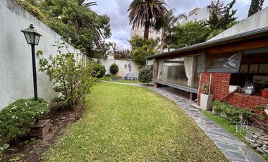 EXCELENTE CHALET 5 AMBIENTES EN SAN MARTIN CENTRO