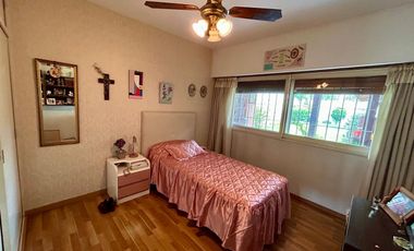 EXCELENTE CHALET 5 AMBIENTES EN SAN MARTIN CENTRO