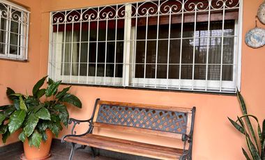 EXCELENTE CHALET 5 AMBIENTES EN SAN MARTIN CENTRO