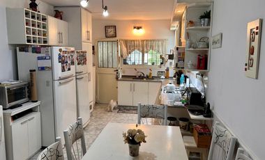 EXCELENTE CHALET 5 AMBIENTES EN SAN MARTIN CENTRO