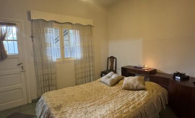 Venta casa 4 ambientes con cochera en Crucecita