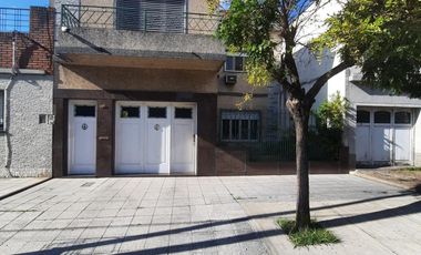 Venta casa 4 ambientes con cochera en Crucecita