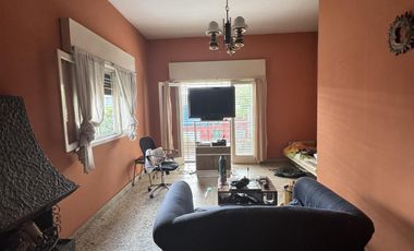 Venta casa 4 ambientes con cochera en Crucecita
