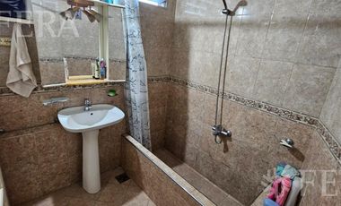 Venta casa 4 ambientes con cochera en Crucecita