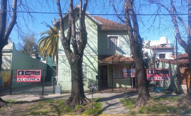 Casa sobre doble lote en Banfield Oeste