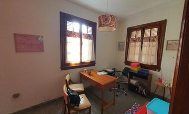 Casa sobre doble lote en Banfield Oeste