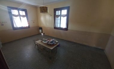 Casa sobre doble lote en Banfield Oeste