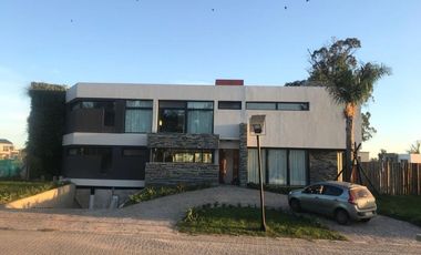 Casa en Venta en Hudson Park nº 199 Countries/B.Cerrado - Alberto Dacal Propiedades