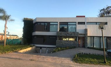 Casa en Venta en Hudson Park nº 199 Countries/B.Cerrado - Alberto Dacal Propiedades