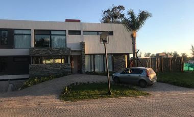 Casa en Venta en Hudson Park nº 199 Countries/B.Cerrado - Alberto Dacal Propiedades