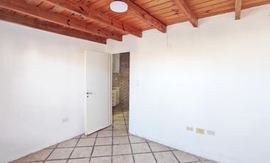 Edificio de 8 departamentos y cochera - Oportunidad, importante rentabilidad