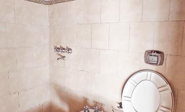 Edificio de 8 departamentos y cochera - Oportunidad, importante rentabilidad