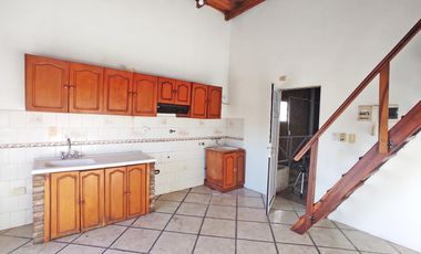 Edificio de 8 departamentos y cochera - Oportunidad, importante rentabilidad