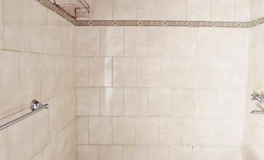 Edificio de 8 departamentos y cochera - Oportunidad, importante rentabilidad