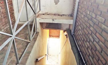 Edificio de 8 departamentos y cochera - Oportunidad, importante rentabilidad