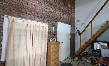 Edificio de 8 departamentos y cochera - Oportunidad, importante rentabilidad