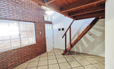 Edificio de 8 departamentos y cochera - Oportunidad, importante rentabilidad