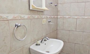 Edificio de 8 departamentos y cochera - Oportunidad, importante rentabilidad