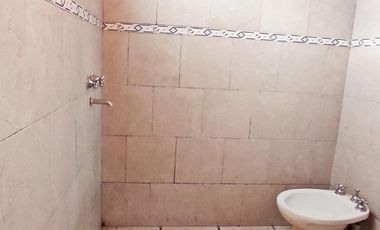 Edificio de 8 departamentos y cochera - Oportunidad, importante rentabilidad