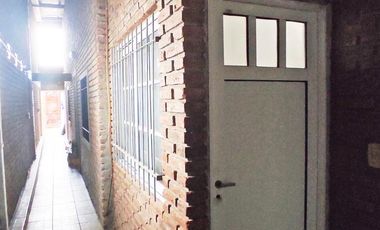 Edificio de 8 departamentos y cochera - Oportunidad, importante rentabilidad