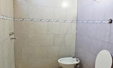 Edificio de 8 departamentos y cochera - Oportunidad, importante rentabilidad