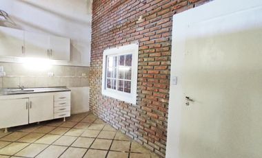 Edificio de 8 departamentos y cochera - Oportunidad, importante rentabilidad