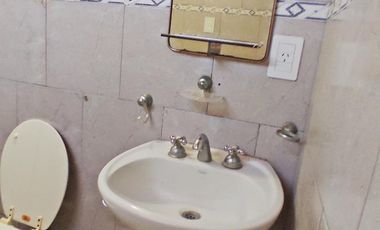 Edificio de 8 departamentos y cochera - Oportunidad, importante rentabilidad