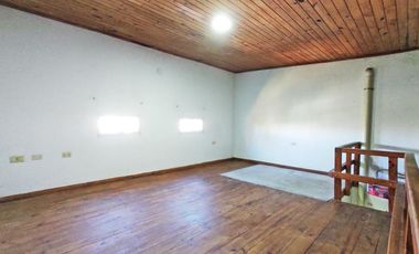 Edificio de 8 departamentos y cochera - Oportunidad, importante rentabilidad