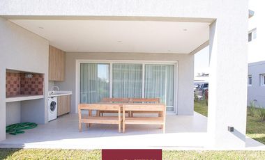 Departamento 4 ambientes en Alquiler Temporario Pilar