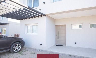 Departamento 4 ambientes en Alquiler Temporario Pilar