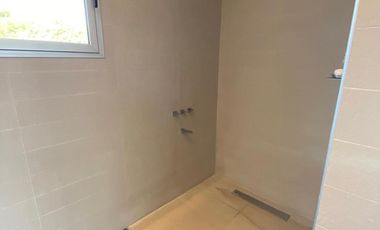 Casa de 5 ambientes con Jardín y Pileta en Venta - Altos del Pilar