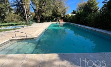 ALQUILER TEMPORAL - CASA CON GRAN PARQUE, PILETA Y QUINCHO EN ITUZAINGO