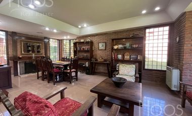 ALQUILER TEMPORAL - CASA CON GRAN PARQUE, PILETA Y QUINCHO EN ITUZAINGO