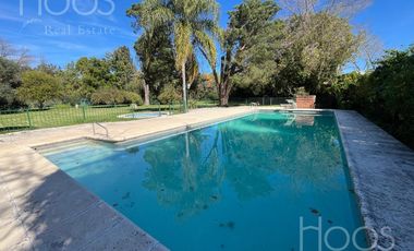 ALQUILER TEMPORAL - CASA CON GRAN PARQUE, PILETA Y QUINCHO EN ITUZAINGO