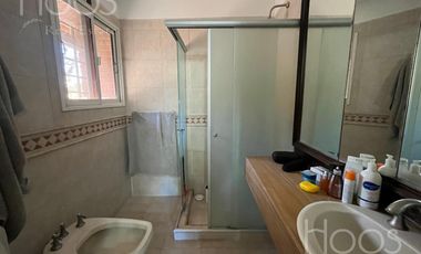 ALQUILER TEMPORAL - CASA CON GRAN PARQUE, PILETA Y QUINCHO EN ITUZAINGO