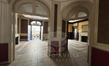 PETIT HOTEL en calle Florida junto al Plaza Hotel, opción solo local comercial